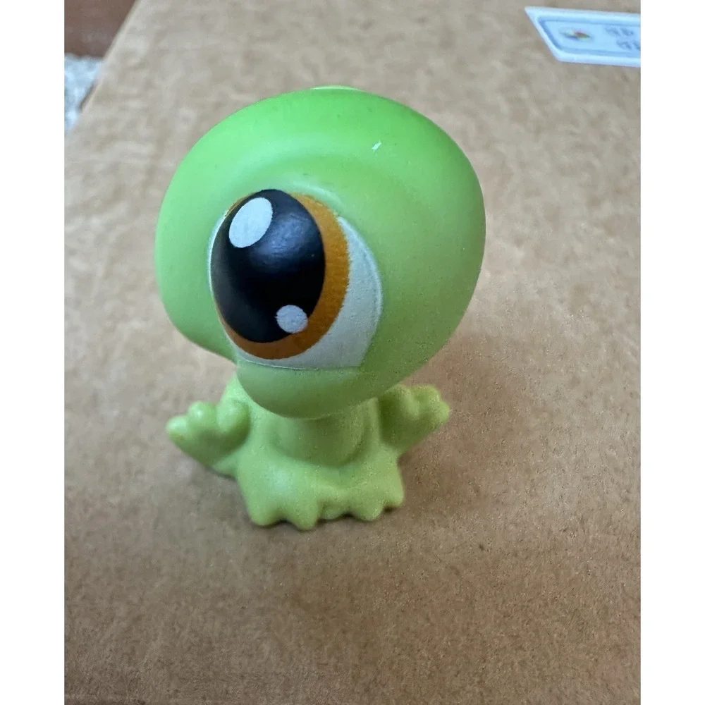 Littlest Pet Shop Baby Salamander Green Black Eyes